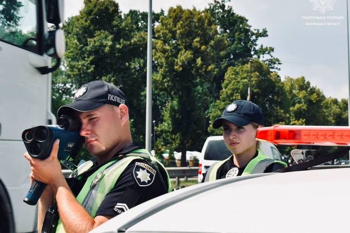 За перший тиждень серпня патрульні оштрафували понад тисячу водіїв за перевищення швидкості