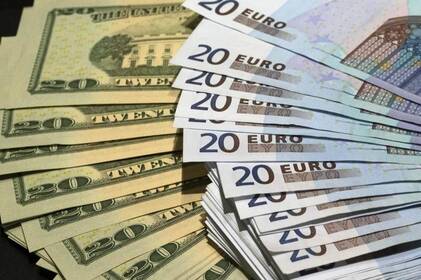 Курс долара та євро на 12 серпня: нові цифри від НБУ