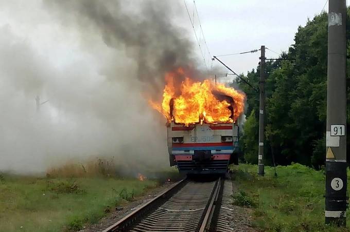 В Жмеринському районі горіла електричка