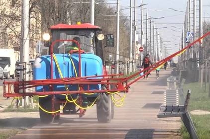 Як дезінфекують міські сквери