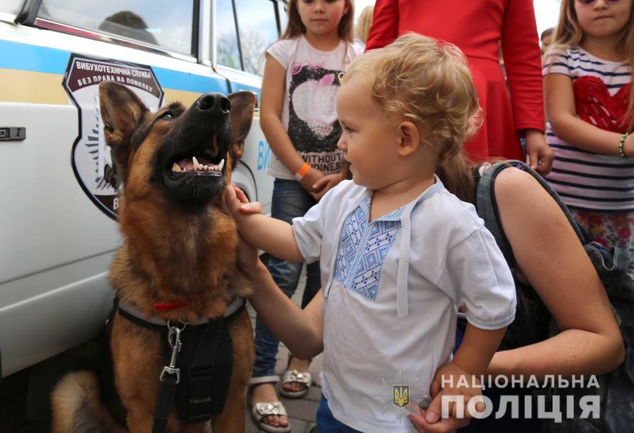 Сотні маленьких вінничан спробували себе у ролі поліцейських, завітавши у «Місто професій»