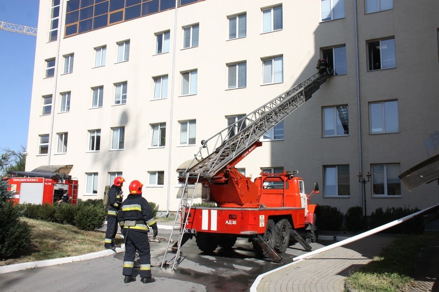 У Вінниці рятувальники ліквідували умовну пожежу на об’єкті енергетики