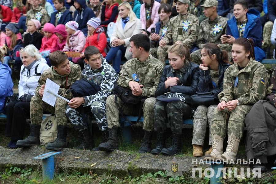 У Тиврові поліцейські влаштували для дітей пізнавальний урок