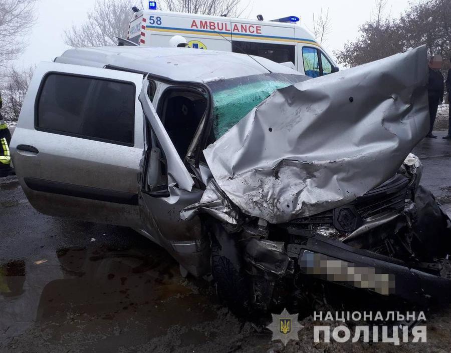 Поліція встановлює обставини аварії, у якій загинуло двоє людей 