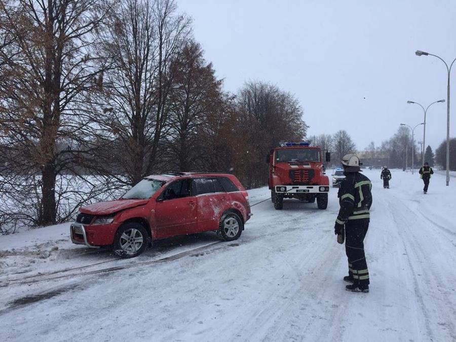 Неподалік Гавришівки автівка злетіла з дороги