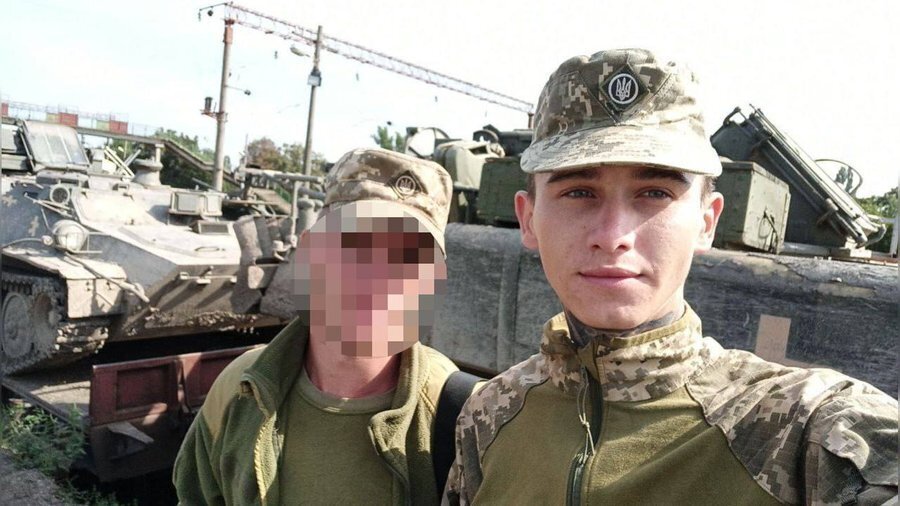Віталій Коляденко разом з побратимом.