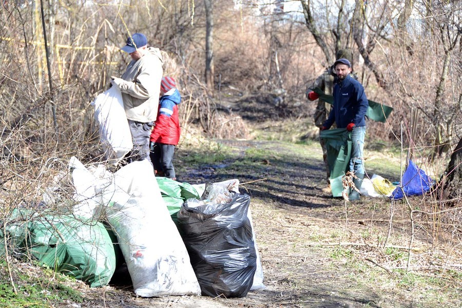 У Вінниці влаштували генеральне прибирання береговини Вишенського озера