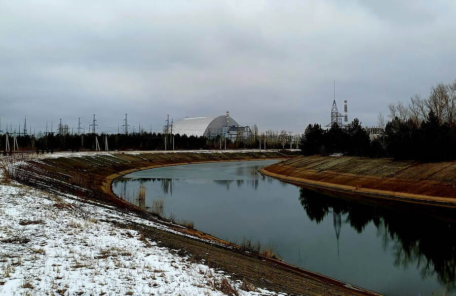 Саркофаг над енергоблоком