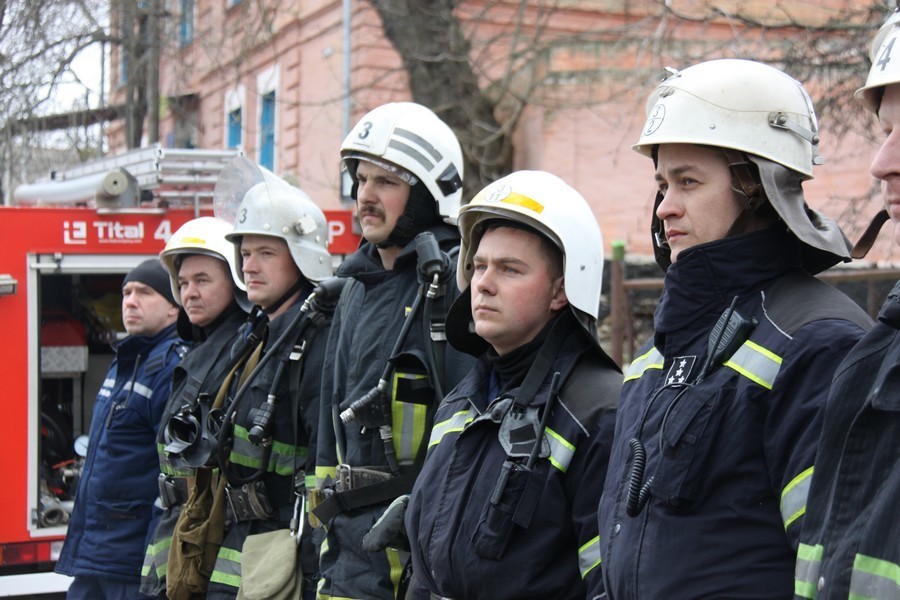 Вінницькі рятувальники ліквідували умовну пожежу у найстарішому храмі