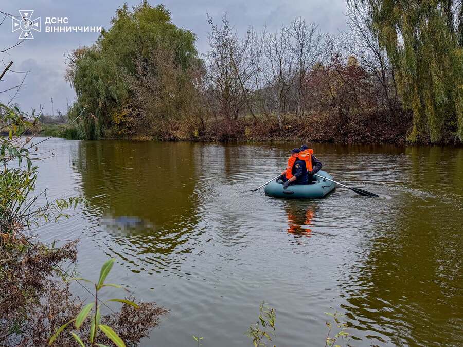 На Вінниччині рятувальники дістали з річки тіло чоловіка: що відомо