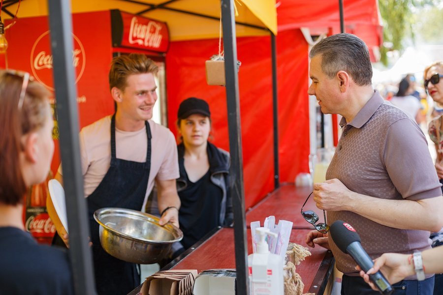 Пінна вечірка, Vinnytsia Food Fest, сальса та водяні батли - у Вінниці відбувся Купальський пікнік