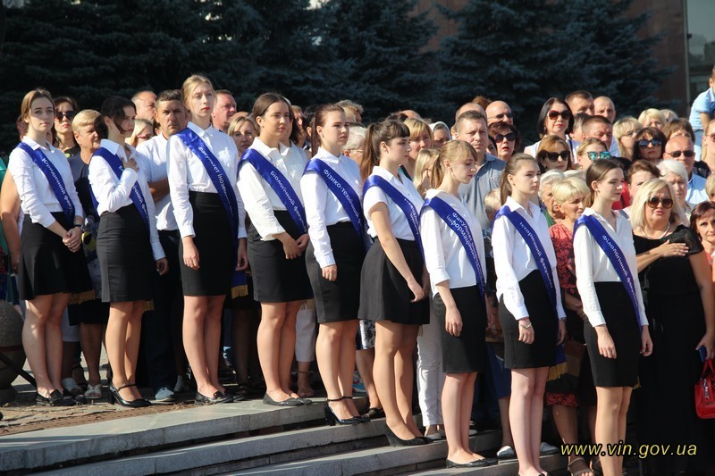 Майже півтори тисячі першокурсників ДонНу імені Василя Стуса склали урочисту присягу