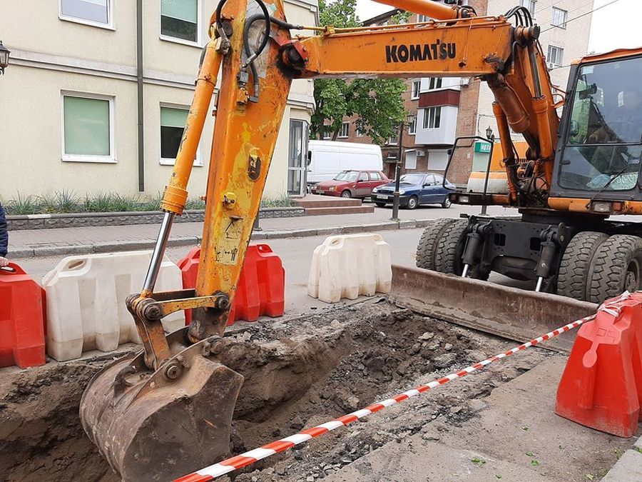 На вулиці Академіка Янгеля майже місяць триватиме ремонт тепломережі