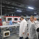 Петро Порошенко відвідав у Вінниці  новий завод - перше українське підприємство, яке запустило промислове виробництво сонячних панелей