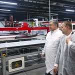Петро Порошенко відвідав у Вінниці  новий завод - перше українське підприємство, яке запустило промислове виробництво сонячних панелей