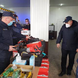 Козятинським рятувальникам передали сучасний аварійно-рятувальний автомобіль