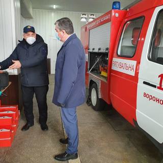 Козятинським рятувальникам передали сучасний аварійно-рятувальний автомобіль