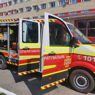 Козятинським рятувальникам передали сучасний аварійно-рятувальний автомобіль