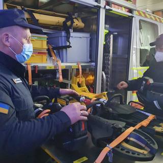 Козятинським рятувальникам передали сучасний аварійно-рятувальний автомобіль