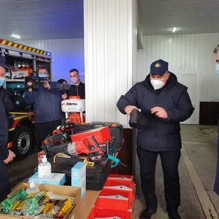 Козятинським рятувальникам передали сучасний аварійно-рятувальний автомобіль