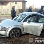 На Вінниччині затримали злочинців, які побили чоловіка та викрали його авто. Серед затриманих 17-річна дівчина