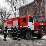 У Вінниці рятувальники, поліція та медики провели спільні навчання щодо ліквідації наслідків ДТП взимку