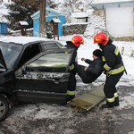 У Вінниці рятувальники, поліція та медики провели спільні навчання щодо ліквідації наслідків ДТП взимку